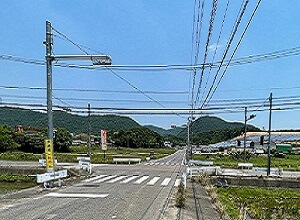 赤点滅の信号機